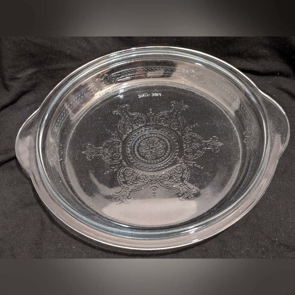 Vintage pie dish
